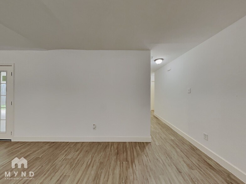 Building Photo - 11418 Chariot Dr