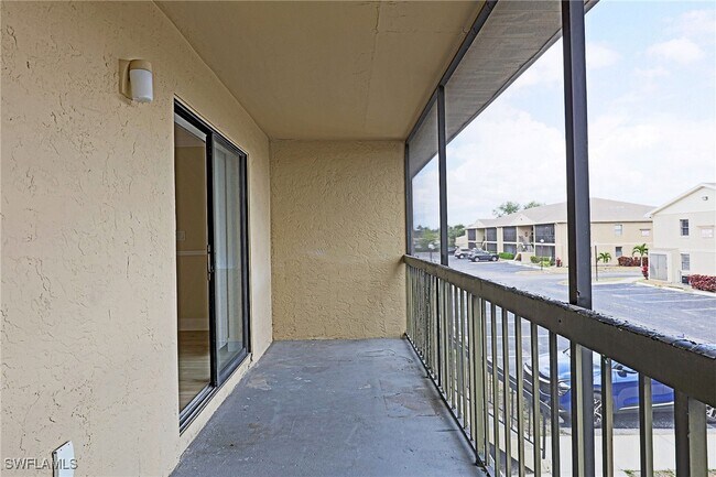 Building Photo - 5319 Summerlin Rd
