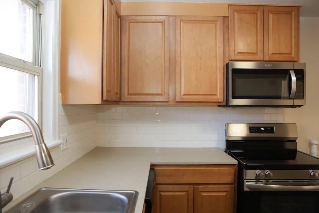 Building Photo - 1708 Walker Ave