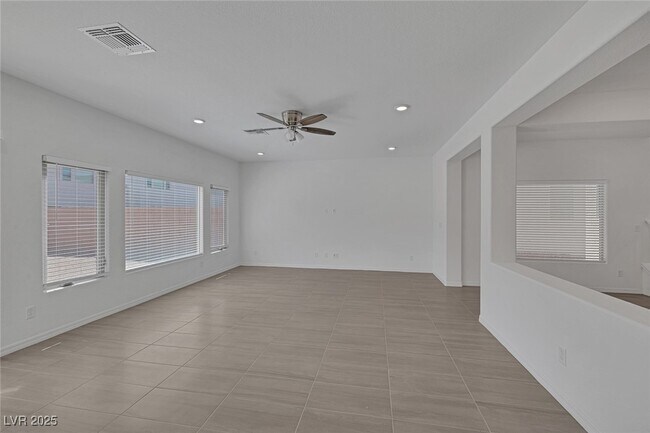 Building Photo - 6533 Twin Brks Ave