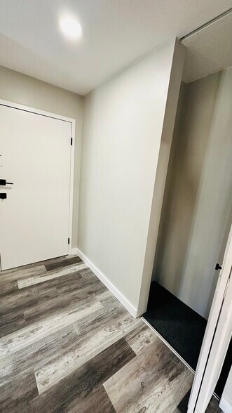Building Photo - 50 Shrewsbury Green Dr