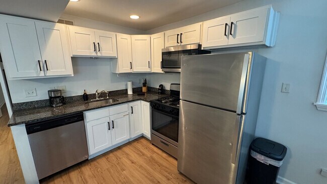 Building Photo - 2018 Morningside Dr