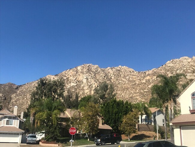 Building Photo - Moreno Valley 4 Bedroom Home Located in Sunnymead Ranch