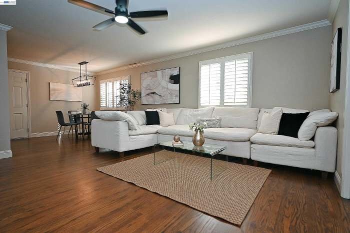 Building Photo - 749 Moraga Dr