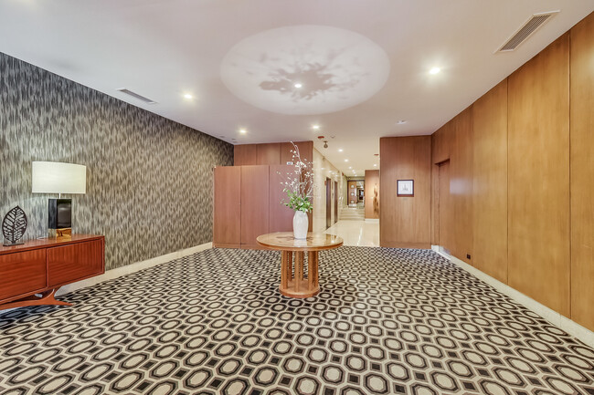 Building Photo - 850 N Dewitt Pl