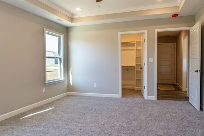 Building Photo - Lovely home for rent in established neigborhood