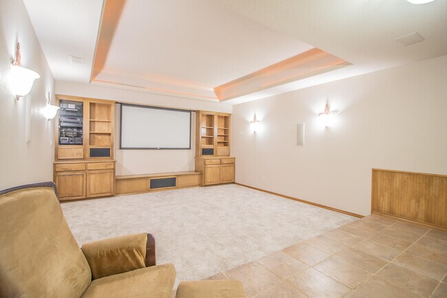 Building Photo - 5402 158th St