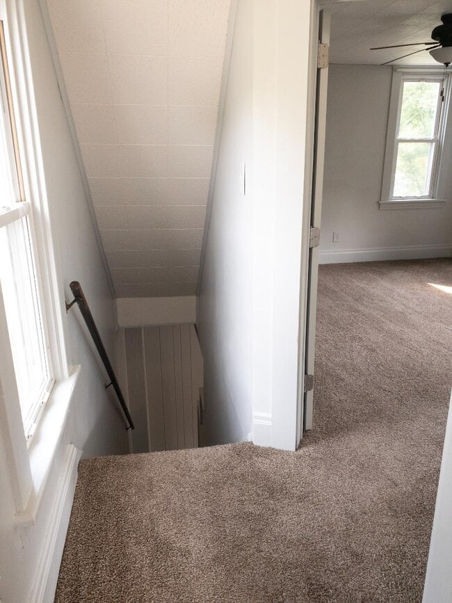 Building Photo - 737 Grove Ave