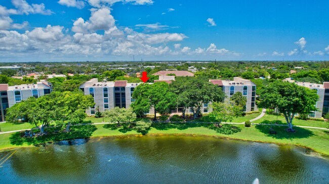 Building Photo - 950 Lavers Cir