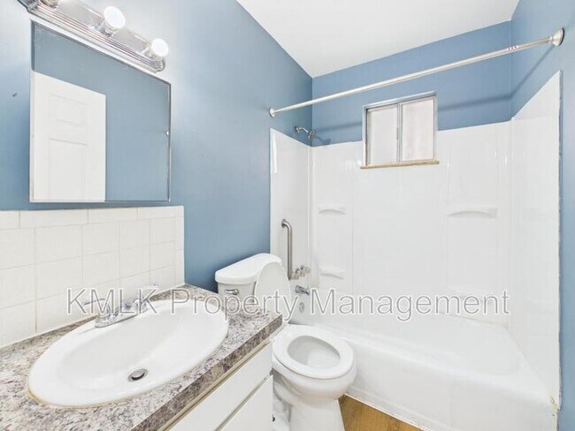 Building Photo - 22 W York St