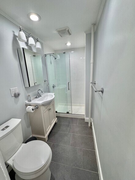 Building Photo - 37 Revere St