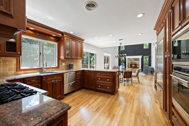 Building Photo - 2A Cherry Ln