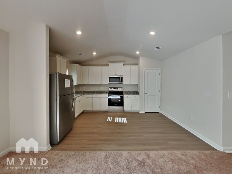 Building Photo - 399 Ivy Bank Dr