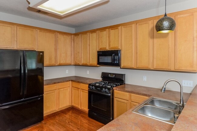 Building Photo - 17811 Memorial Trail Dr