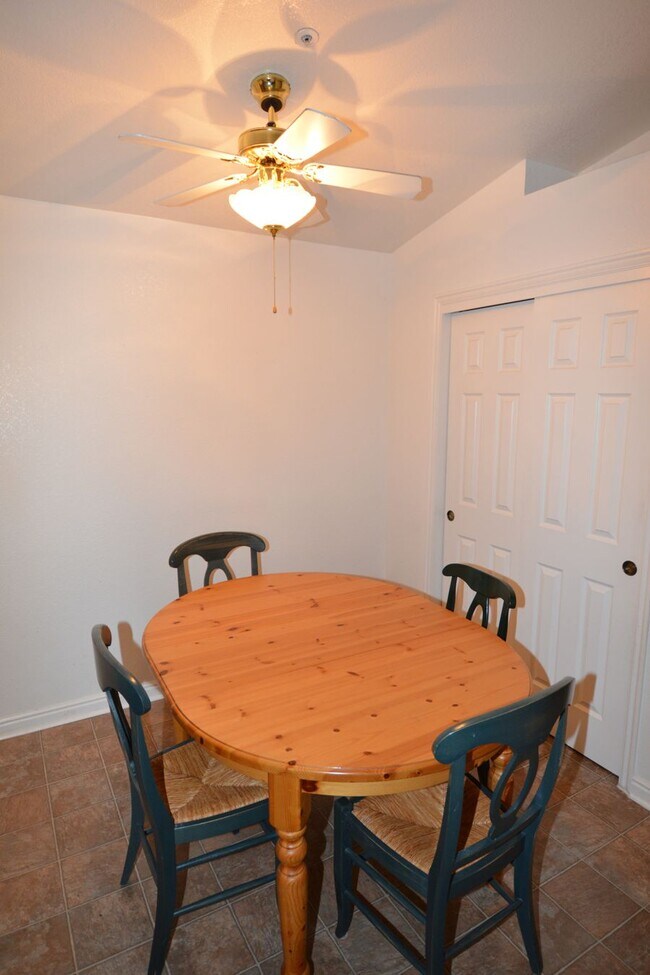 Building Photo - 146 W 1230 N