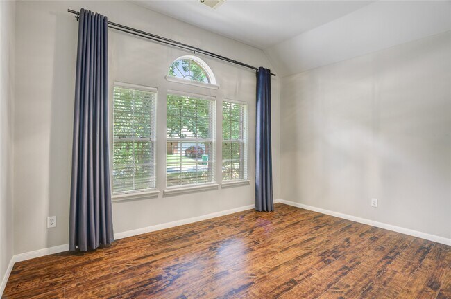 Building Photo - 35 Tranquil Glade Pl