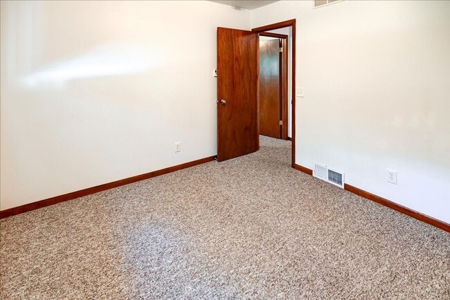 Building Photo - 4603 Dennis Dr