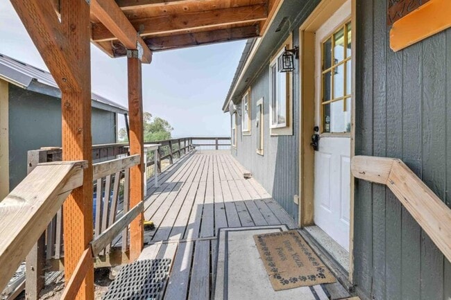 Building Photo - 37458 Modoc Point Rd