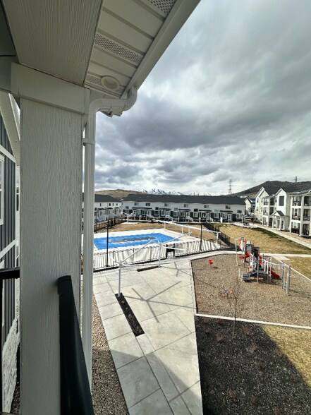 Building Photo - 938 W Coral Charm Wy