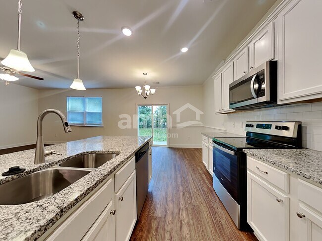 Building Photo - 234 Swan Dr