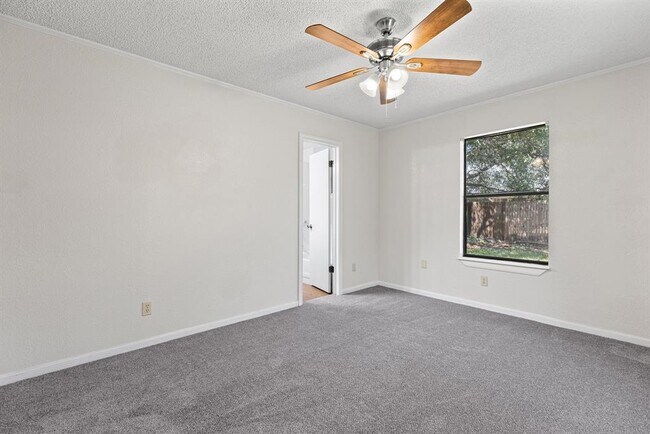 Building Photo - 8302 Spring Valley Dr