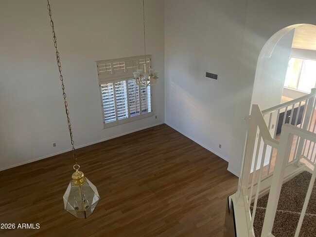 Building Photo - 3721 S Hawthorn Dr