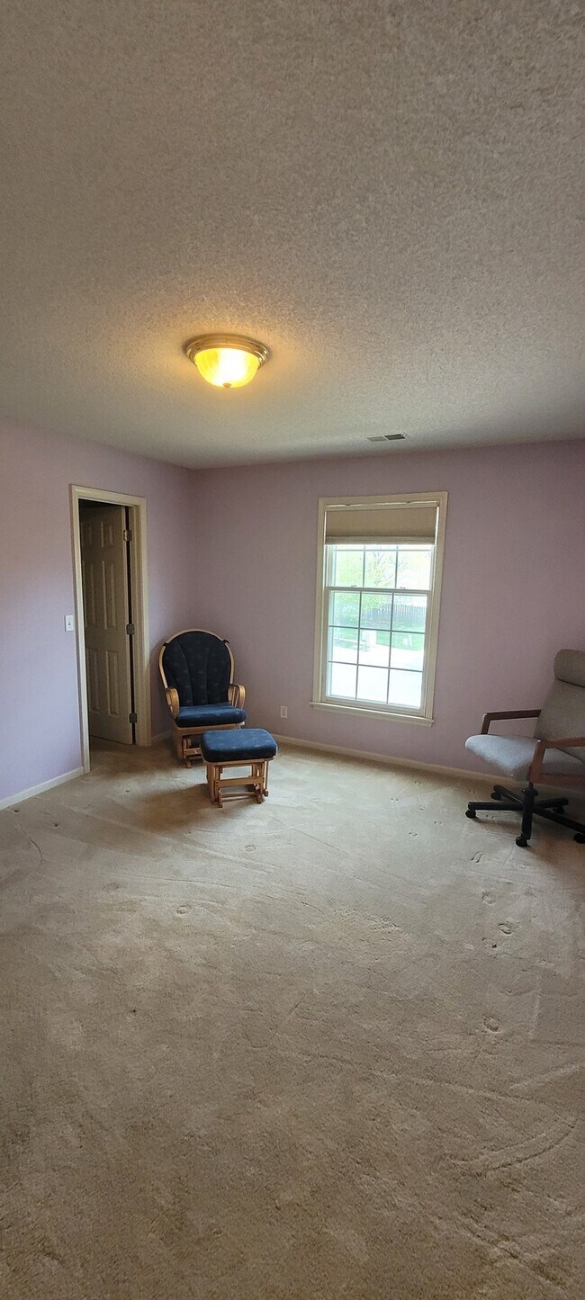 Building Photo - Fruitfully ready for your move in!