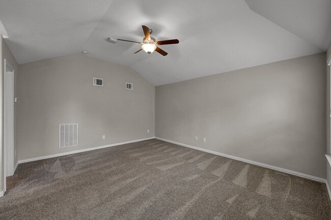 Building Photo - 122 S Bearkat Ct