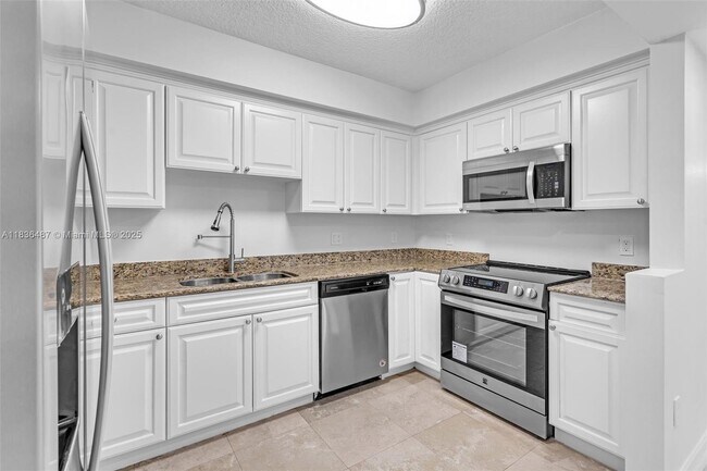 Building Photo - 101 Sidonia Ave