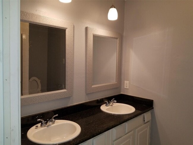 Building Photo - 2530 Long Reach Dr