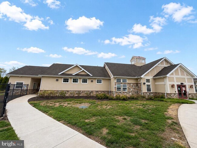 Building Photo - 12113 Fallen Timbers Cir
