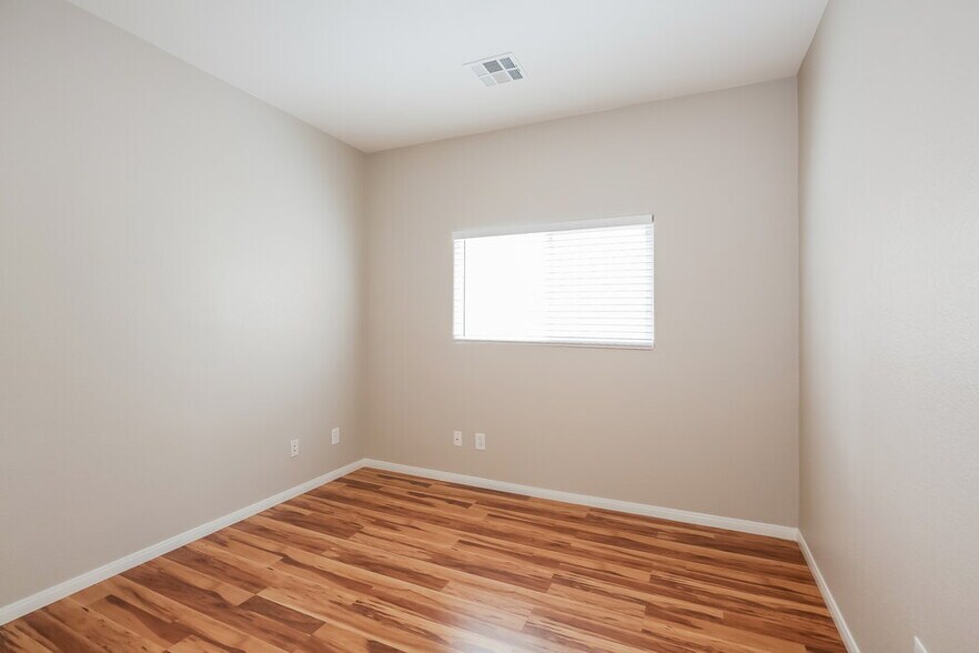 Building Photo - 5008 Diamond Ranch Ave