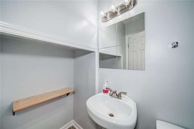 Building Photo - 280 Winding River Dr