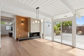 Building Photo - Eichler Mid-Century Home, Newly Renovated