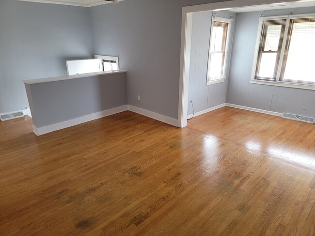 Primary Photo - 6410 Garfield Avenue