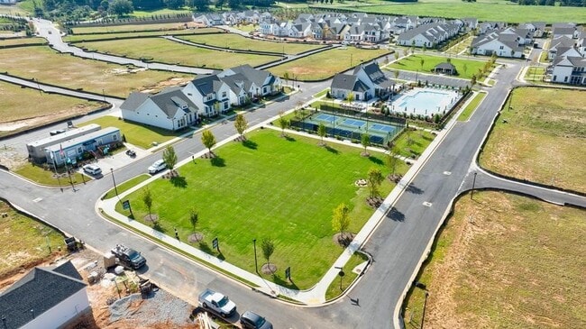 Building Photo - 510 Healy Dr