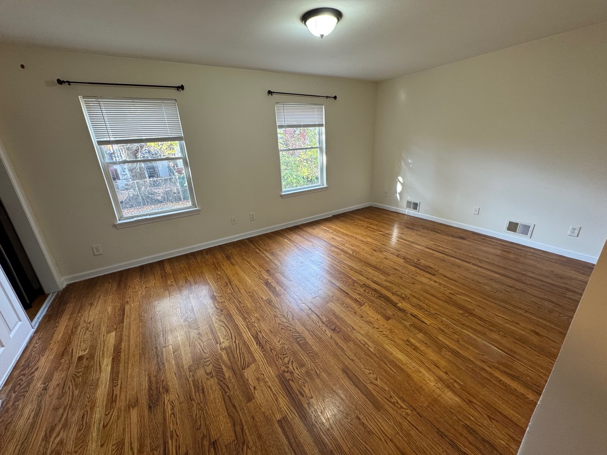 Building Photo - 31 Emory St