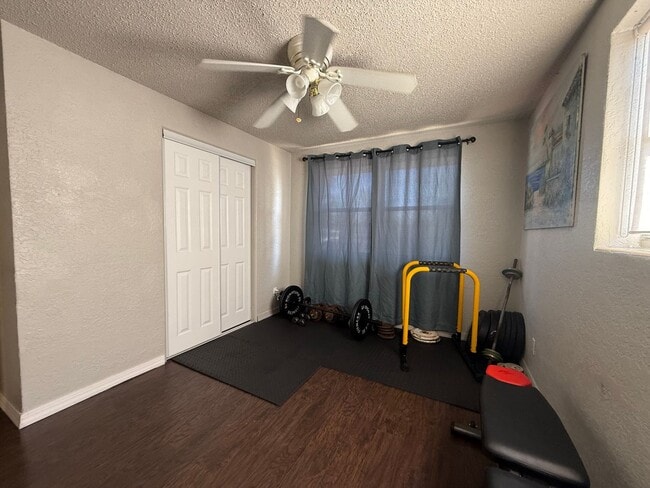 Building Photo - Great Location-3 Bedroom Daytona Beach Home w/Large AMAZING Backyard!