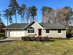 Building Photo - 3 Bed/2 Bath in Harlem, GA with Sunroom & ...