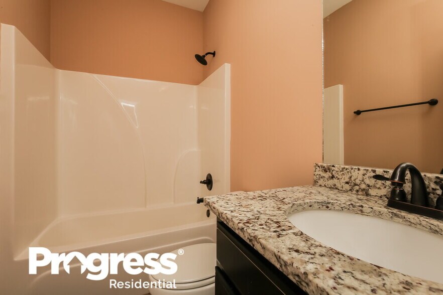 Building Photo - 1703 Drayton Dr