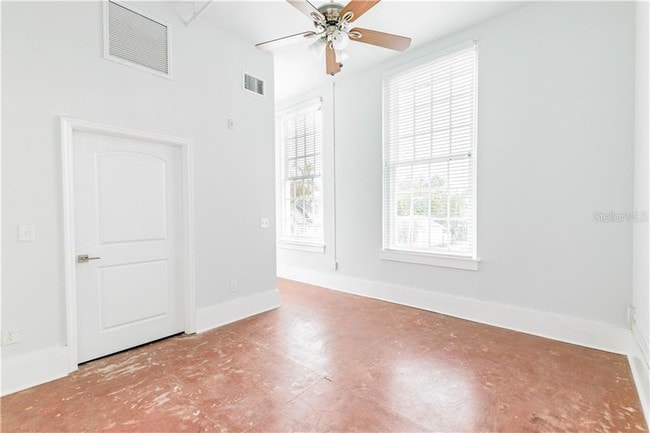 Building Photo - 1090 10th St N