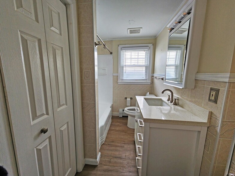 Quartz counter top on vanity - 216 5th St