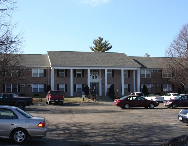 Building Photo - Country Meadows Apartments