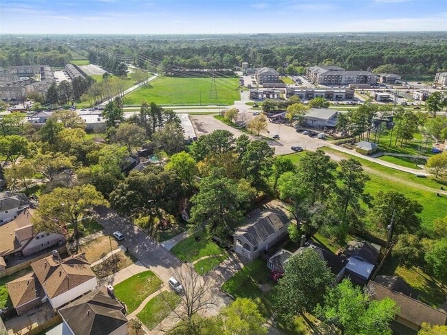 Building Photo - 12811 Shady Knoll Ln
