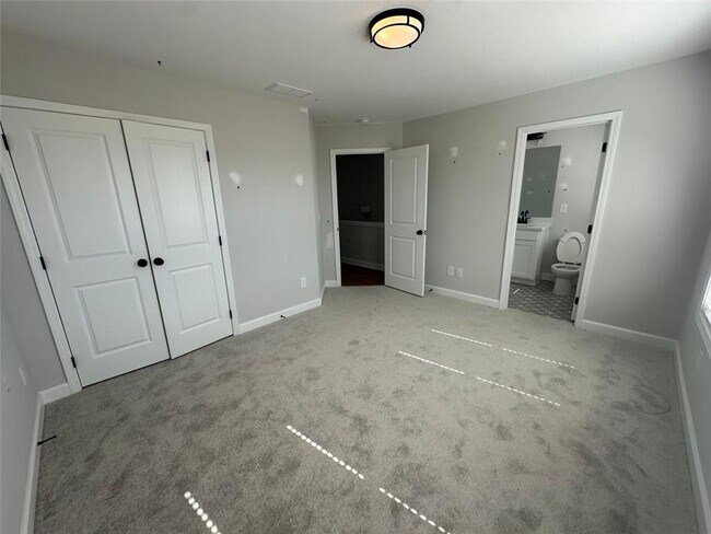 Building Photo - 1925 AUDRA Aly