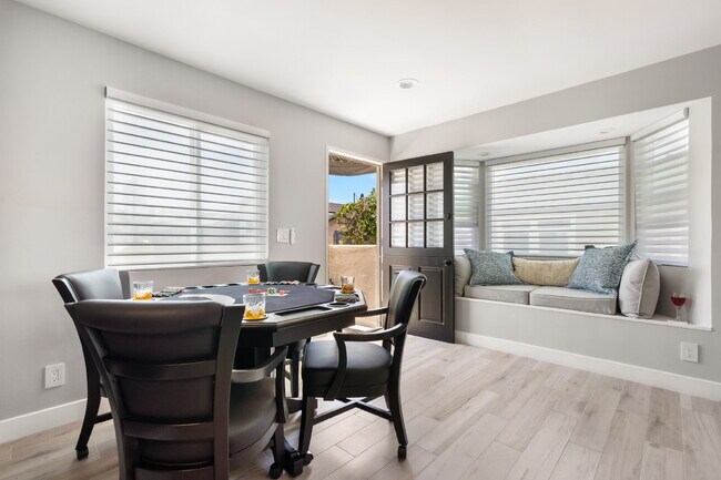 Building Photo - Furnished or Unfurnished Turn Key Updated Home in the Heart of the Peninsula