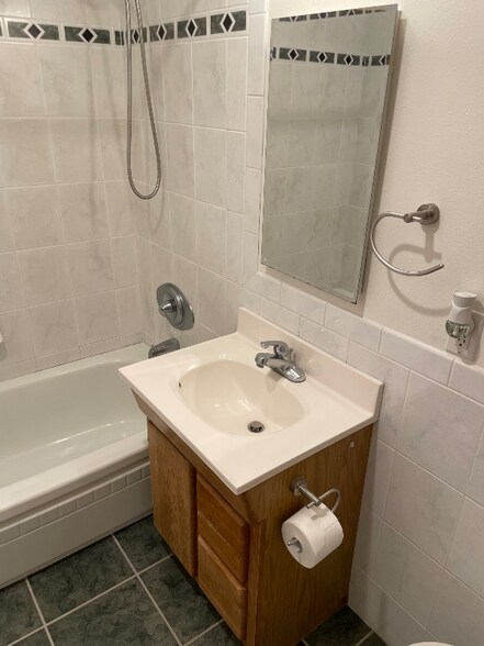 Building Photo - 38850 Pleasant St