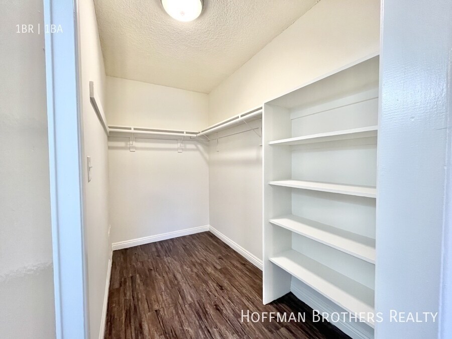 Building Photo - 140 N Hoover St