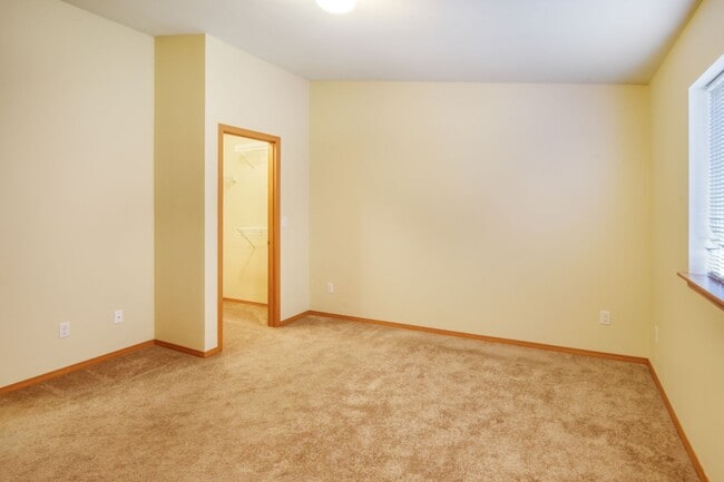 Building Photo - Beautiful Home Located in Coupeville!