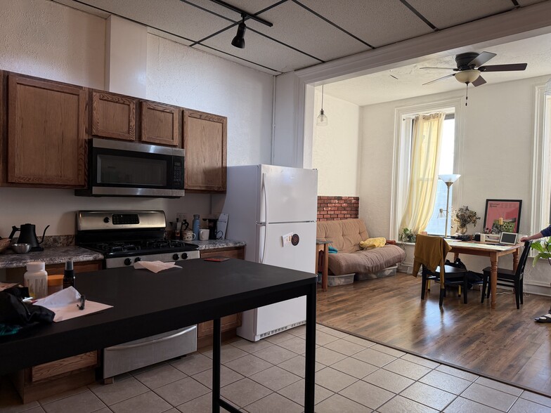 Building Photo - 2969 S Archer Ave